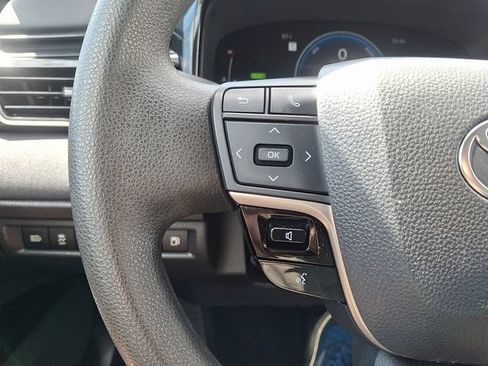 Used 2025 Toyota Camry LE FWD image 18