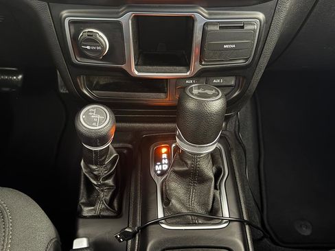 Certified 2022 Jeep Wrangler Unlimited Sport AWD/4WD image 18