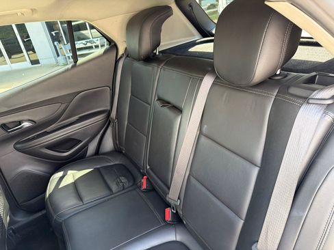 Used 2019 Buick Encore Essence w/ Experience Buick Package FWD image 18