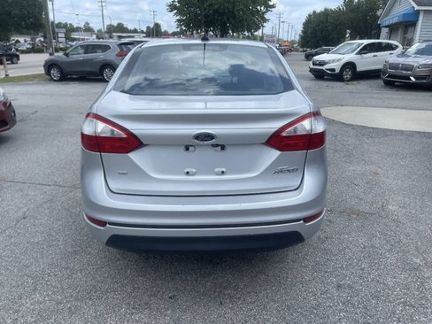 Used 2019 Ford Fiesta SE FWD image 9