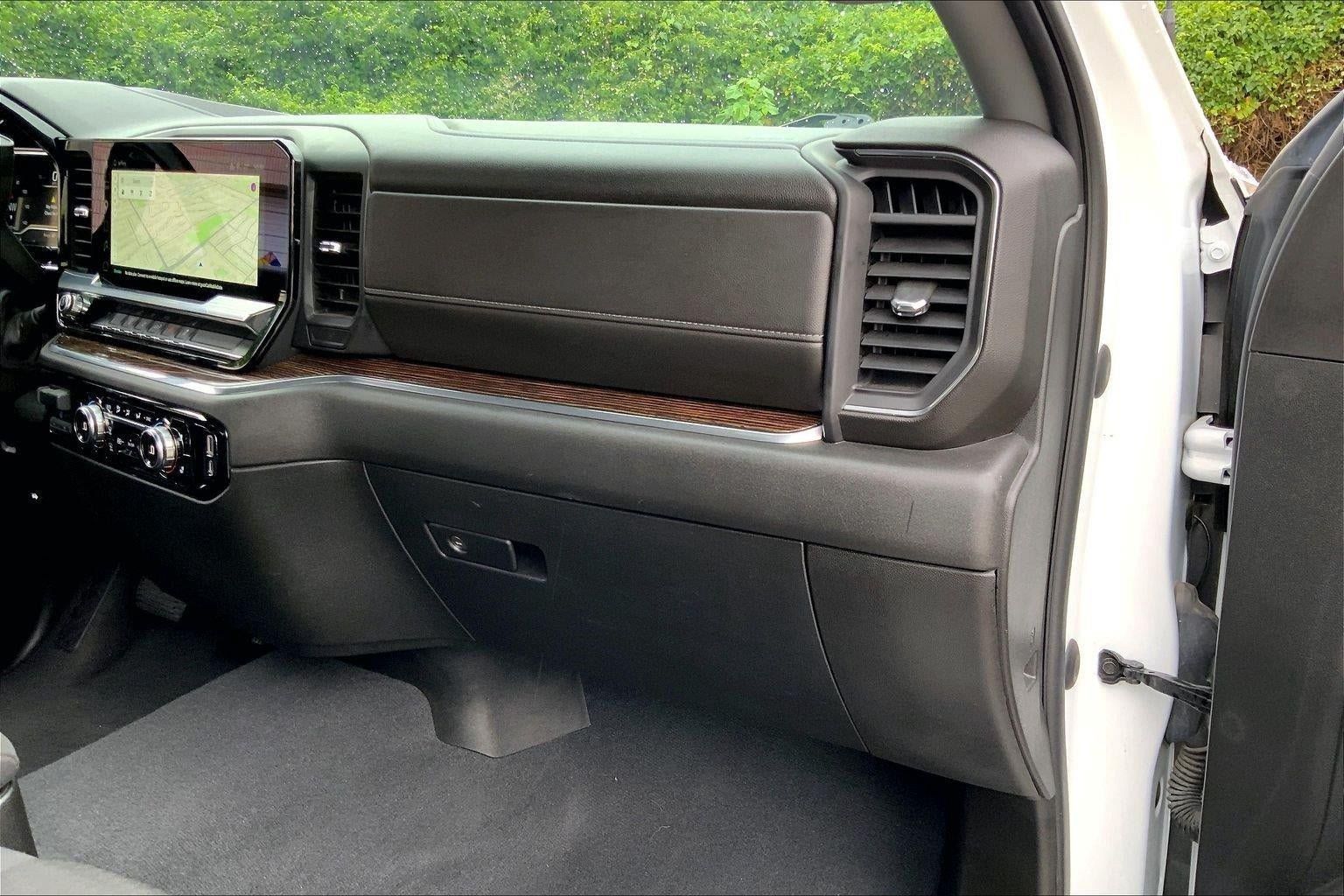 Used 2024 GMC Sierra 2500 SLE w/ SLE Value Package; AWD/4WD image 17