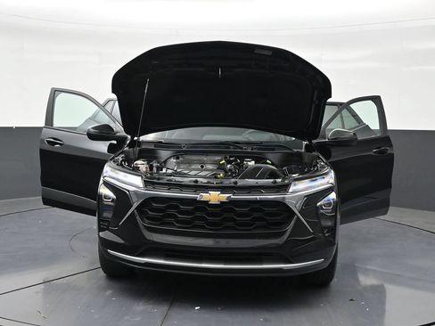 Used 2024 Chevrolet Trax LT FWD image 33