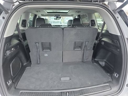 Used 2022 Jeep Grand Cherokee L Limited w/ Luxury Tech Group II image 8