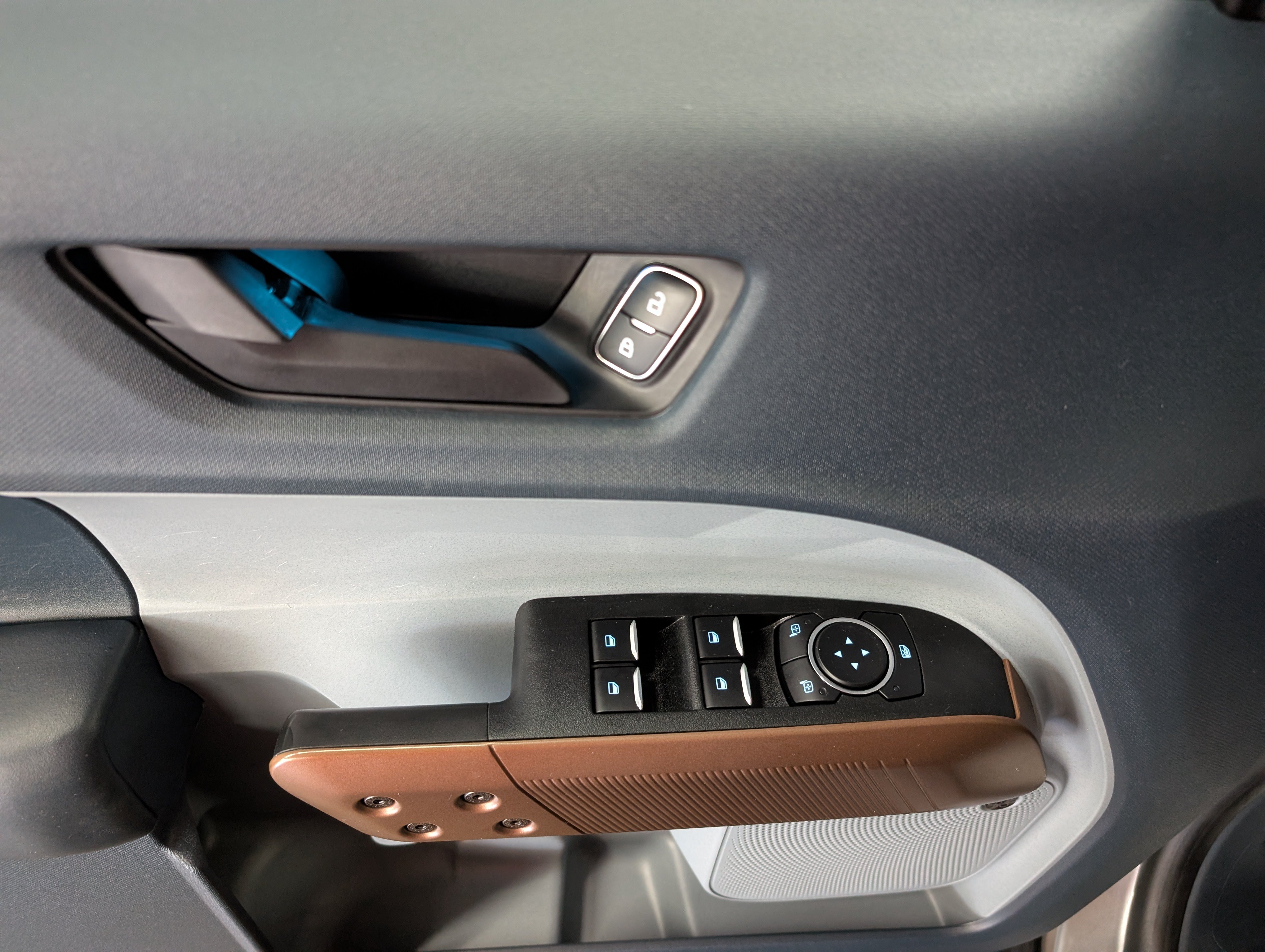 Used 2024 Ford Maverick Lariat FWD image 13