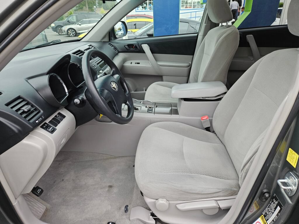 Used 2010 Toyota Highlander 4WD w/ Tow Pkg image 15