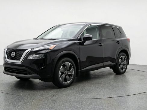 Used 2025 Nissan Rogue SV AWD/4WD image 3