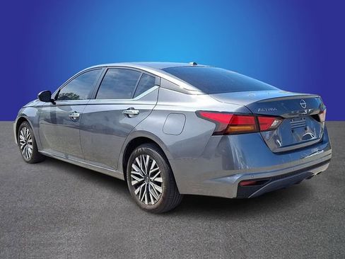 Used 2024 Nissan Altima 2.5 SV image 5