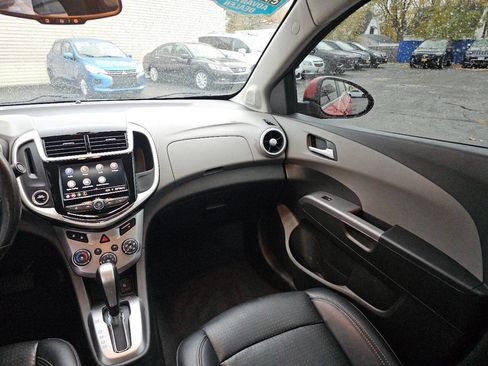 Used 2020 Chevrolet Sonic Premier image 21