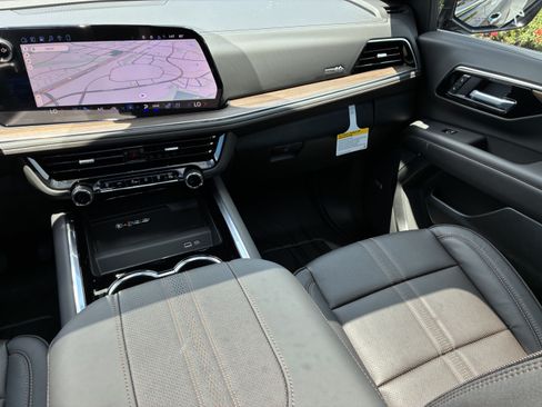 New 2026 Chevrolet Tahoe High Country AWD/4WD image 21