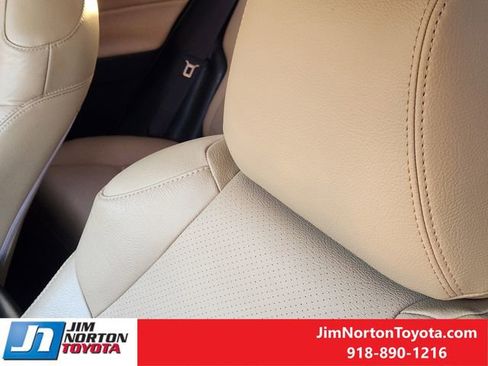 Used 2020 Toyota RAV4 LE image 15