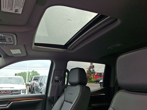 Certified 2024 GMC Sierra 1500 Denali w/ Technology Package AWD/4WD image 15