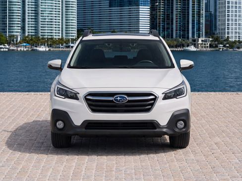 Used 2019 Subaru Outback 2.5i Limited AWD/4WD image 2