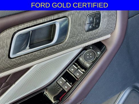 Used 2025 Ford Explorer Platinum w/ LUX Leather Package image 18
