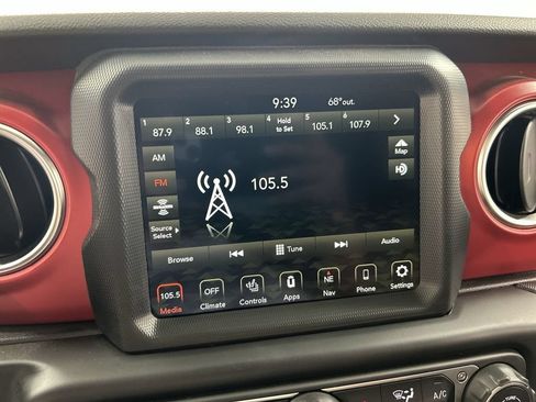 Used 2023 Jeep Wrangler Unlimited Rubicon w/ Cold Weather Group AWD/4WD image 14
