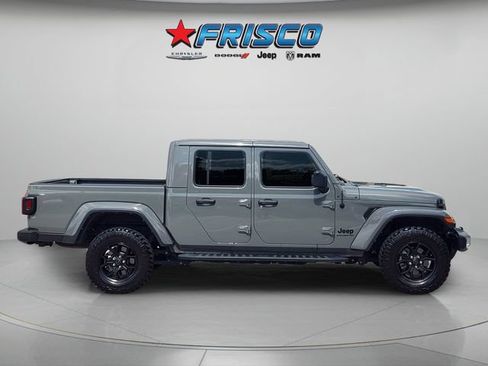 Used 2023 Jeep Gladiator Sport AWD/4WD image 2