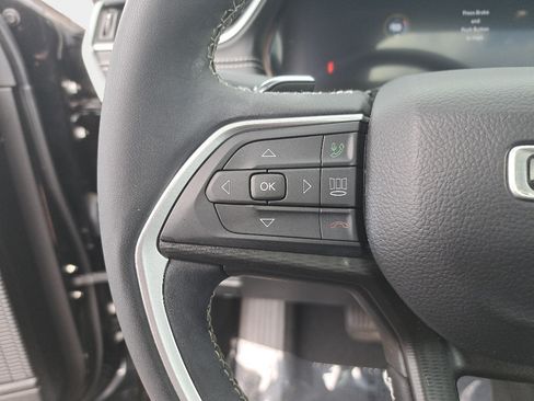 Certified 2023 Jeep Grand Cherokee Altitude AWD/4WD image 18