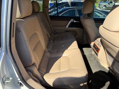 Used 2014 Toyota Land Cruiser AWD/4WD image 17