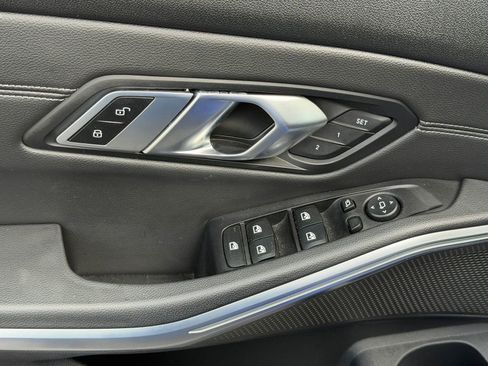 Used 2019 BMW 330i Sedan w/ M Sport Package image 28