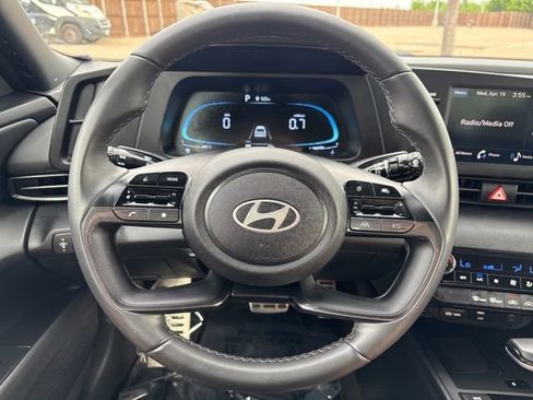 Used 2025 Hyundai Elantra Sport FWD image 5
