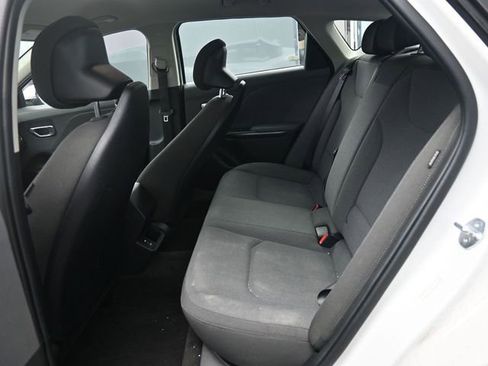 Used 2025 Kia K4 LXS image 31