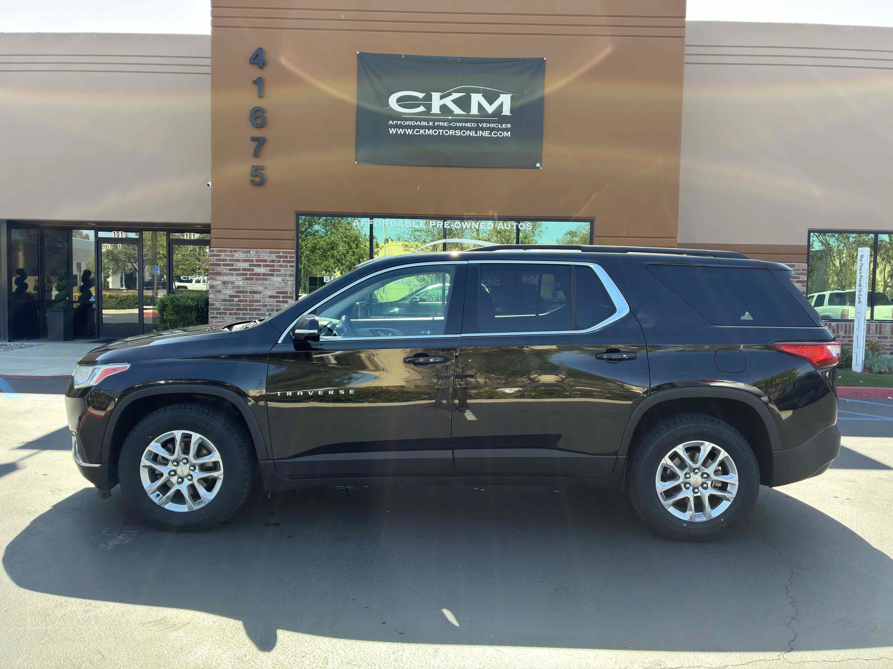 Used 2020 Chevrolet Traverse LT FWD image 3