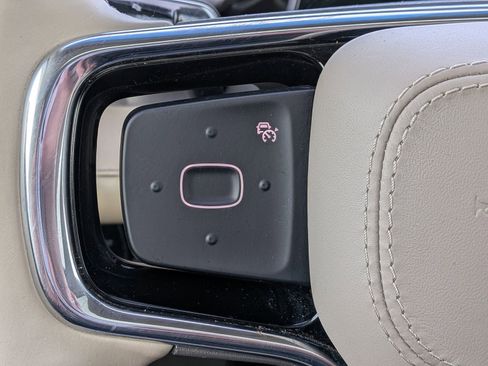 Certified 2024 Lincoln Nautilus Premier w/ Equipment Group 102A image 29