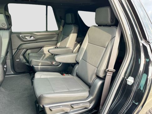 Used 2024 Chevrolet Tahoe Z71 w/ Luxury Package AWD/4WD image 31