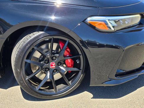 Used 2024 Honda Civic Type R image 9