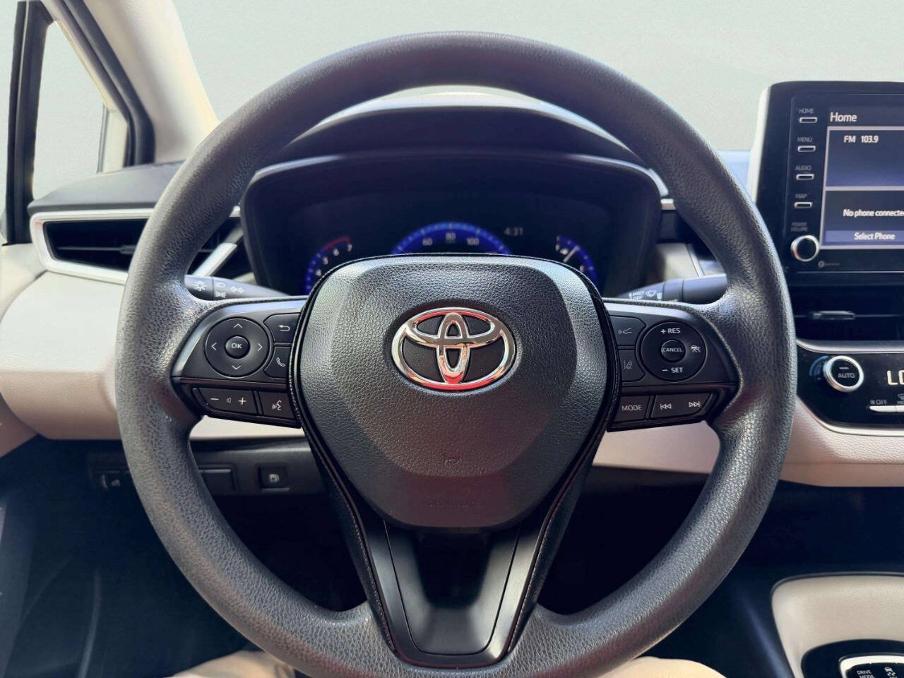 Used 2021 Toyota Corolla LE FWD image 26