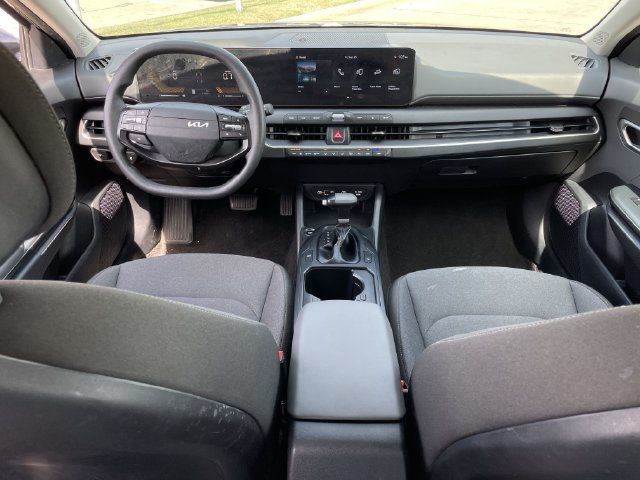 Used 2025 Kia K4 FWD image 9