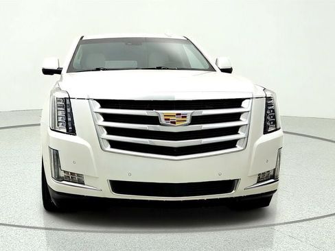Used 2018 Cadillac Escalade ESV Premium Luxury AWD/4WD image 2