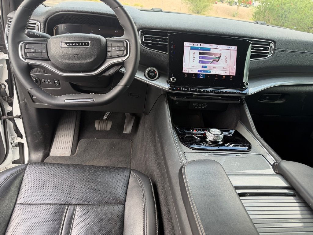 Used 2022 Jeep Wagoneer Series III AWD/4WD image 33