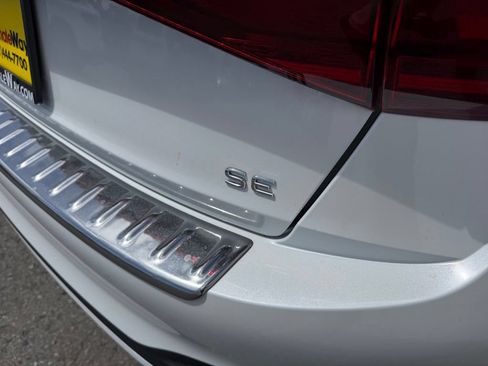 New 2026 Volkswagen Jetta SE FWD image 9