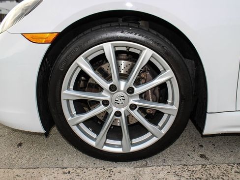 Used 2019 Porsche 718 Boxster RWD image 31