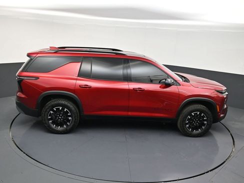 Used 2025 Chevrolet Traverse Z71 w/ Enhanced Driving Package AWD/4WD image 18
