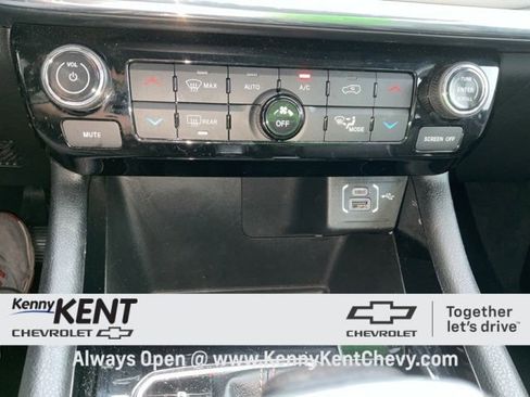 Used 2022 Jeep Compass Limited image 27