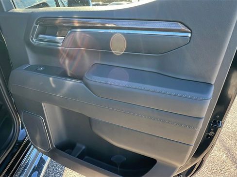 Used 2022 Chevrolet Silverado 1500 LT w/ Z71 Off-Road Package image 18