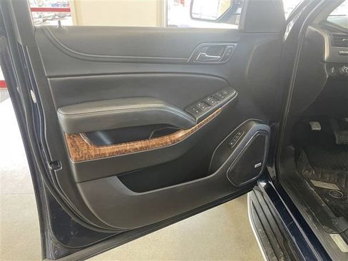 Used 2018 Chevrolet Suburban Premier image 11