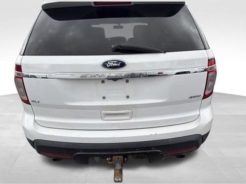 Used 2015 Ford Explorer XLT w/ Equipment Group 202A AWD/4WD image 13