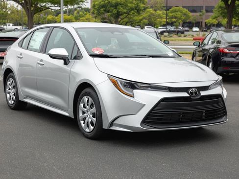 New 2026 Toyota Corolla LE FWD image 3