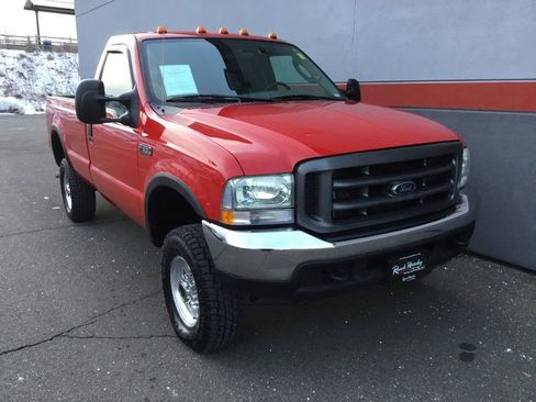 Used 2004 Ford F350 XLT image 2