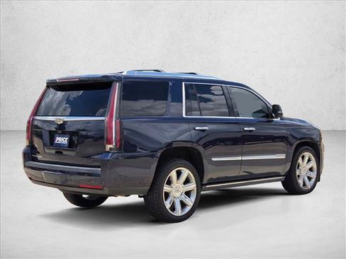 Used 2018 Cadillac Escalade Premium Luxury AWD/4WD image 4