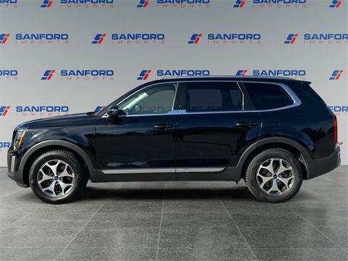 Used 2022 Kia Telluride EX image 2