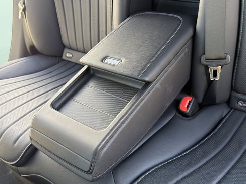 Used 2022 Mercedes-Benz S 500 4MATIC w/ AMG Line Package image 31