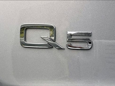 Certified 2025 Audi Q5 2.0T Premium Plus w/ Premium Plus Package image 32