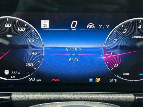 Used 2025 Mercedes-Benz GLA 250 4MATIC image 34