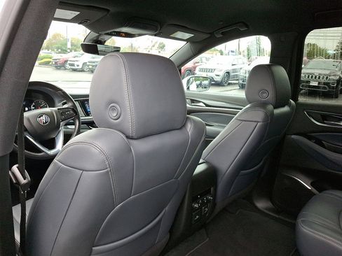 Used 2024 Buick Enclave Premium image 21