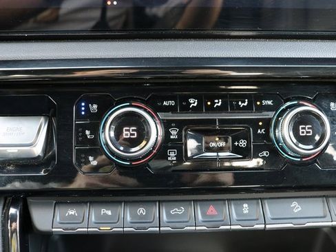 Used 2024 GMC Sierra 1500 AT4 w/ AT4 Premium Package image 25