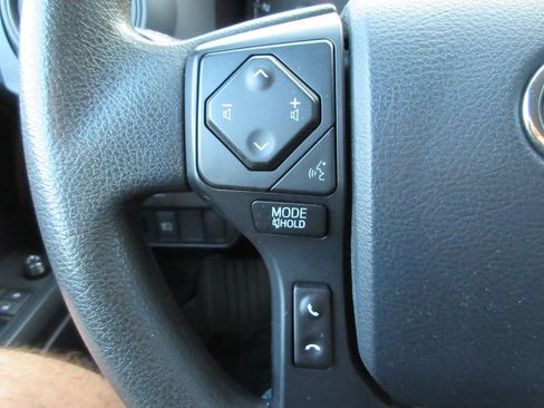 Used 2020 Toyota Tacoma SR AWD/4WD image 26
