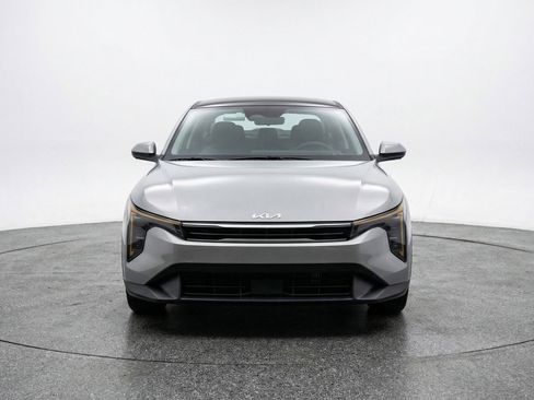 Used 2025 Kia K4 LXS image 2